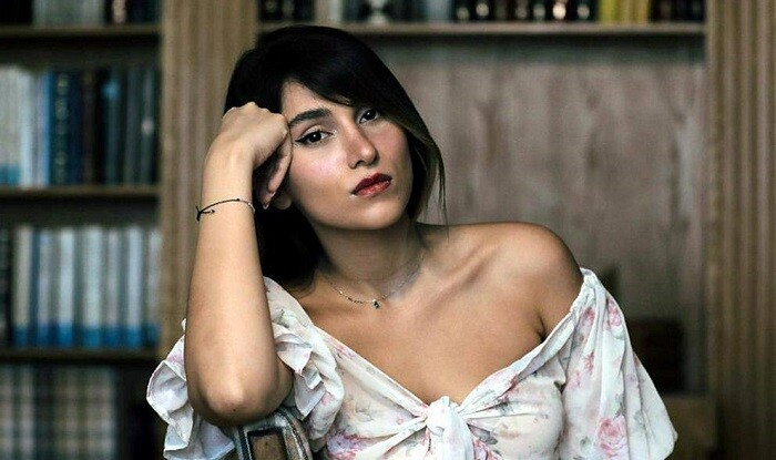 Müğənni hicabsız gəzdiyi üçün 74 şallaq vurulacaq