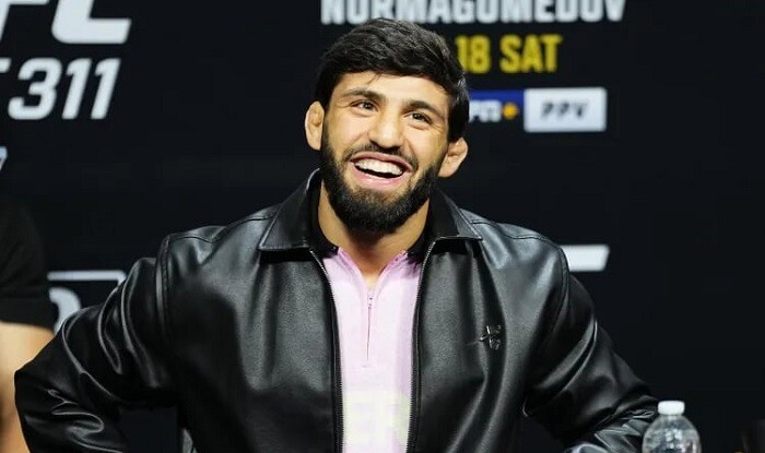 MMA döyüşçüsü "artsax" bayrağından imtina etdi - Video
