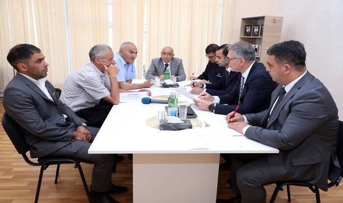 Azər Məmmədov Qobustanda vətəndaşları qəbul etdi