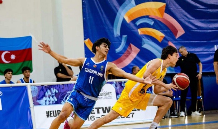 Azərbaycan millisi tarixi qələbə qazandı