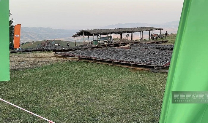 Yaylaq Festivalında taxta konstruksiya aşdı: yaralılar var - Foto