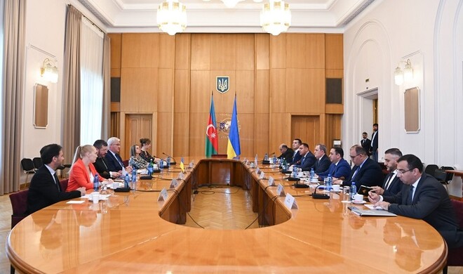 Состоялась встреча глав МИД Азербайджана и Украины
