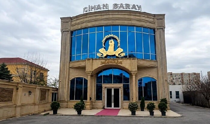 Məşhur şadlıq sarayı 2,5 milyona satışa çıxarıldı - Foto