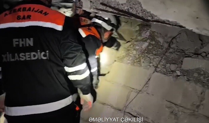 Bakıda mağaza uçdu: qadın dağıntılar altında qaldı - Video