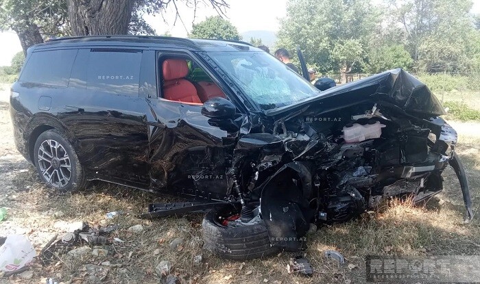 "Rənc Rover" ağır qəzaya uğradı: ölənlər var - Foto