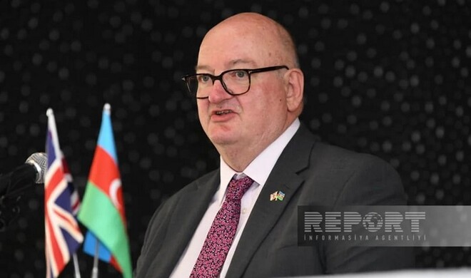 Duncan Norman praises Azerbaijani language