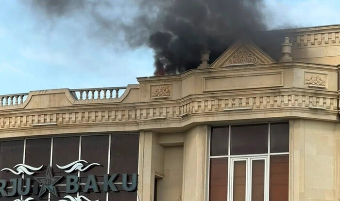 Bakıda gecə klubu yanır - Foto