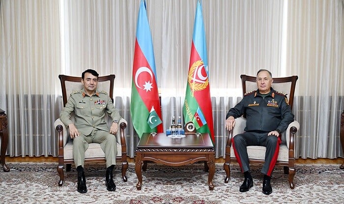 Kərim Vəliyev pakistanlı generalla görüşdü