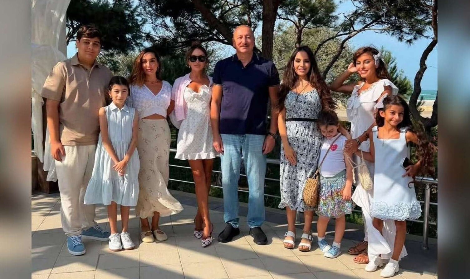 Leyla Əliyeva ailə fotosunu paylaşdı