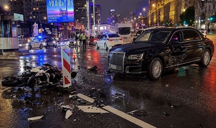 Məşhur partiya sədri lüks avtomobili ilə qəzaya düşdü