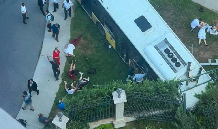 İstanbulda ağır qəza: 2 ölü, 16 yaralı