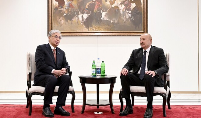Aliyev met with President of Kazakhstan in Bishkek - Photo