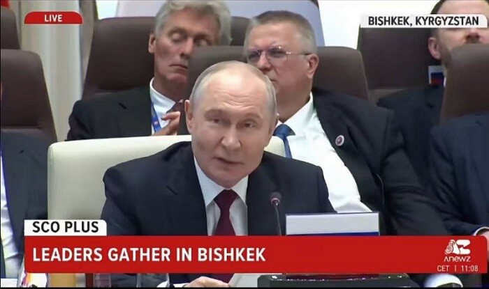 Putin çıxış etdi, Peskov yuxuladı - Video