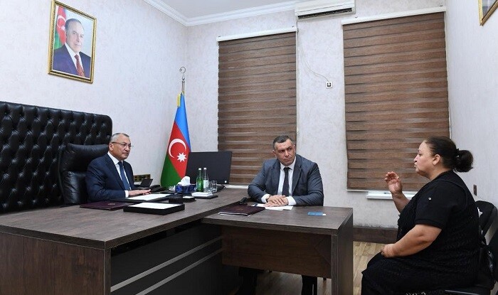 Rövşən Rzayev vətəndaşlarla görüşdü