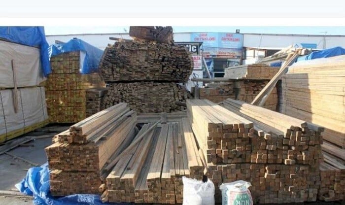 Dərnəgüldəki taxta bazarında meyit tapıldı