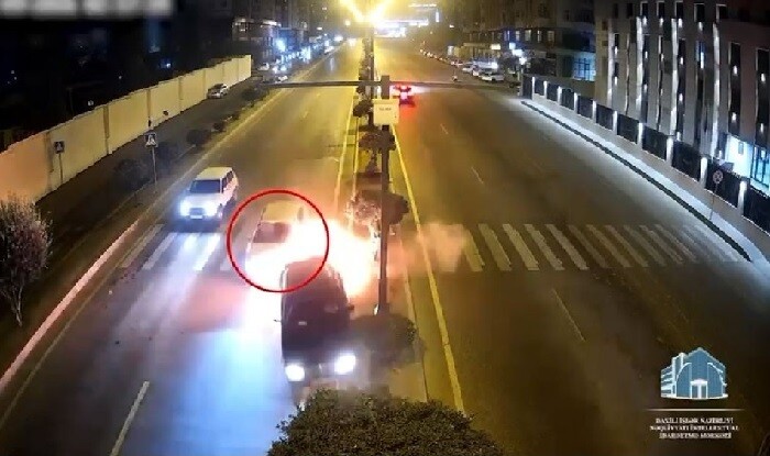 Bakıda qəzadan sonra baş verən yanğının – Anbaan videosu