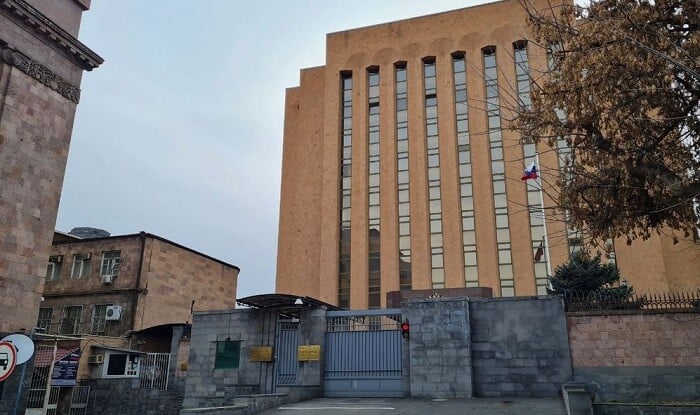 İrəvanda Putinə qarşı aksiya başladı - Video