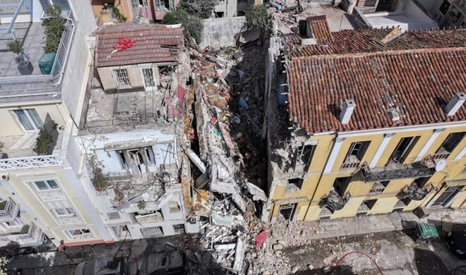 6 killed in powerful explosion in Athens