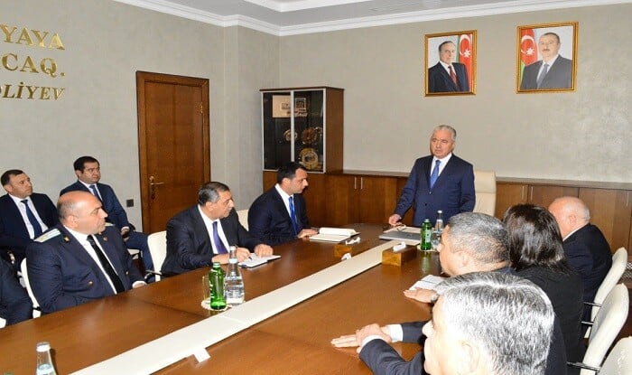 Yeni icra başçısı kollektivə təqdim olundu
