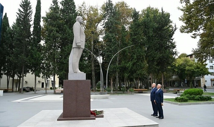 Vüqar Əhmədov bu rayonların sakinləri ilə görüşdü