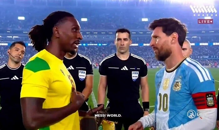 "Neftçi"nin futbolçusu Messi ilə tarixi oyunda - Video