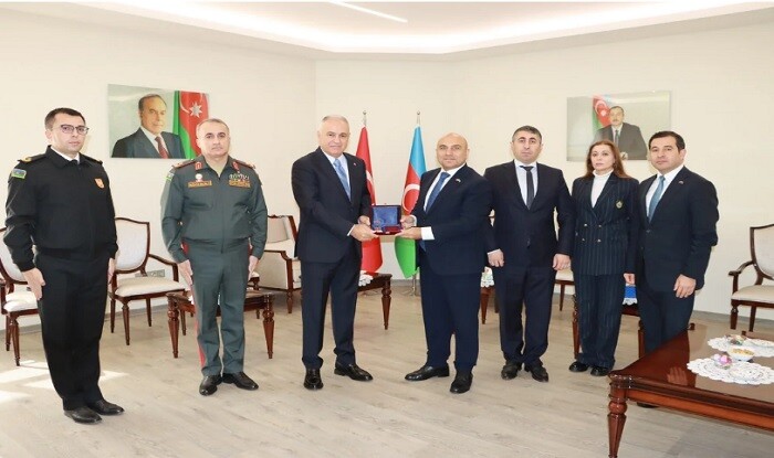 Türkiyəli generala hərbi əməkdaşlıq medalı təqdim olundu