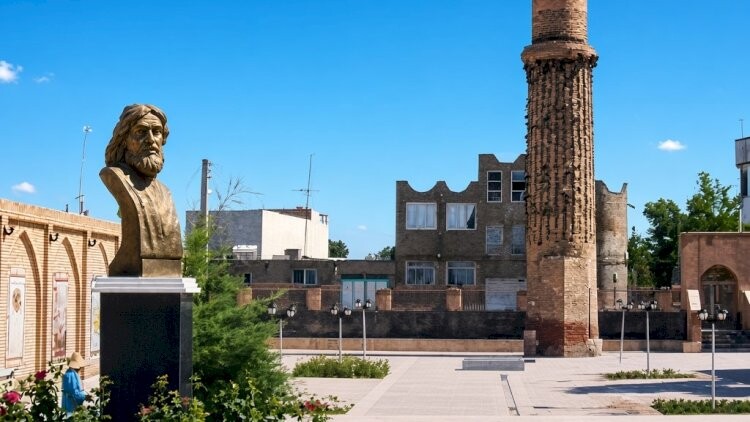 خوی‌دا شمس تبریزینین هیکلی اوجالدیلدی