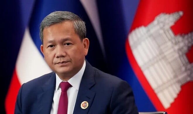 Cambodian PM arrives in Azerbaijan on official visit