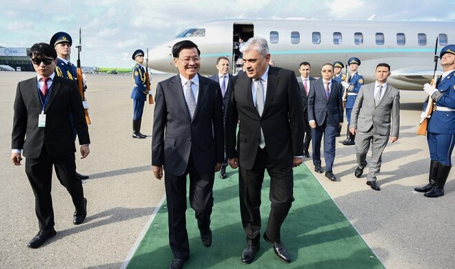 Laos President arrives in Azerbaijan on official visit - Photo