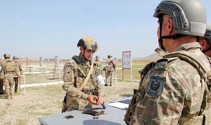 Hərbi vəzifəlilərin təlimindən yeni görüntülər