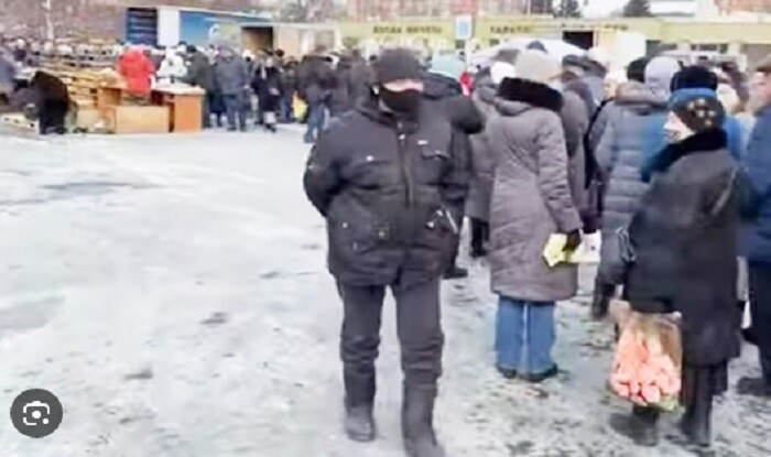 Rusiyada aclıq: insanlar ərzaq növbəsində... - Video