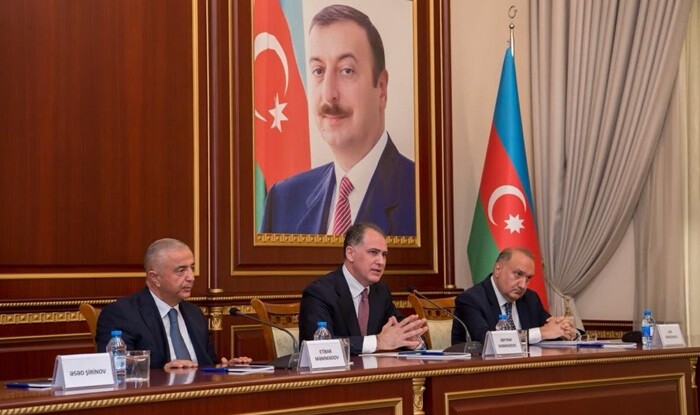 Arif Mərdanov kollektivə təqdim edildi - Foto