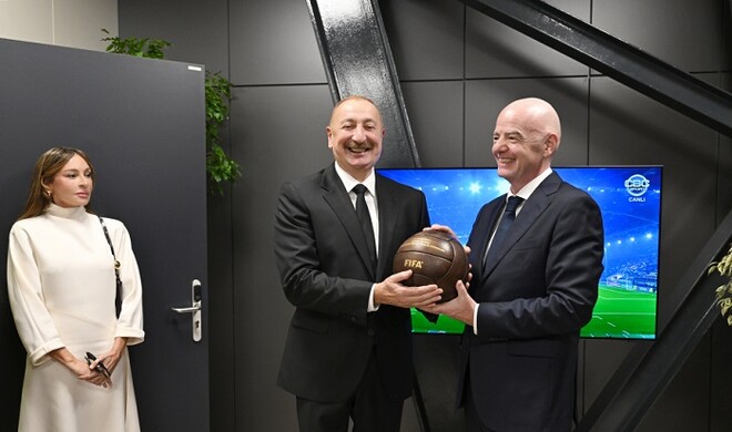 FIFA chief presents gifts to President Aliyev -