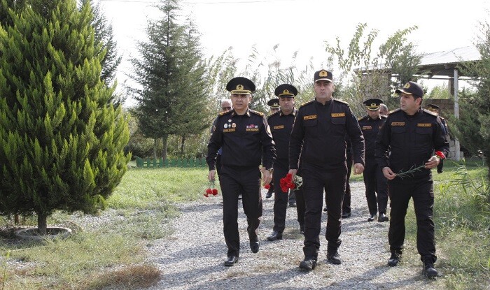Həlak olmuş FHN əməkdaşının ailəsinə medallar təqdim edildi
