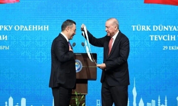 Ərdoğan Japarovu Türk Dünyasının Ali Ordeni ilə təltif etdi