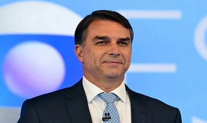 Bolsonaru özünü "prezident" elan etdi
