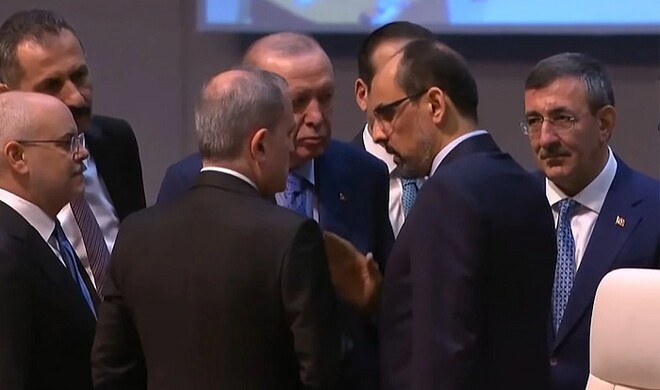 Erdogan holds informal talks with Bayramov - Video