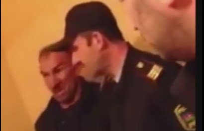 Sərxoş sürücü polisləri hədələyir - Video