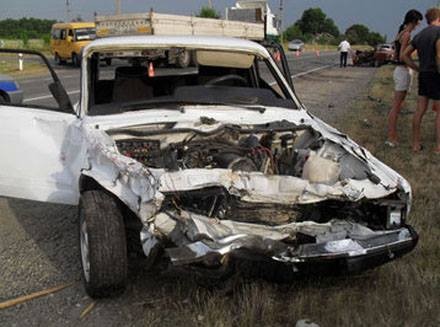 Göyçayda ağır qəza: ölən və yaralanan var