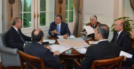 Türkiyədə bütün nazirlər istefa verdilər