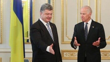 Bayden Poroşenkoya: "Dünya səni dəstəkləyir"