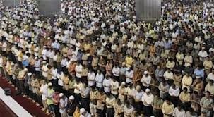 İlk bayram namazı qılındı