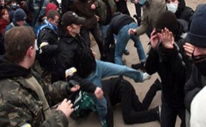 Azərbaycanlılarla taciklərin kütləvi davası