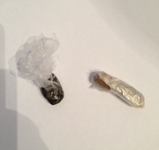 Qadının alt paltarından narkotik çıxdı - Bakıda