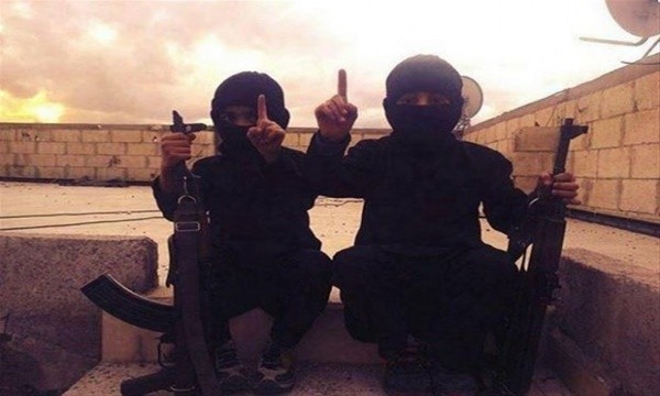 İŞİD-in uşaq terrorçuları – Şok fotolar