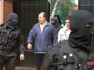 Putin hansı “qanuni oğru”nu qızıl saatla mükafatlandırıb?