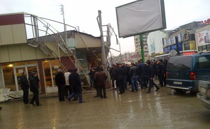 İcra başçısı “Bakıxanov bazarı”nı niyə sökdürmədi? – Özəl