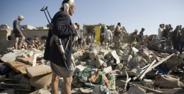 Səudiyyə Yəmənin paytaxtını bombaladı