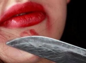 Ər arvadını liftdə doğradı