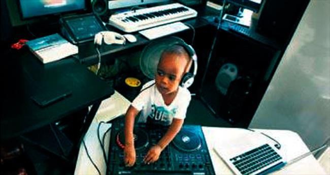 Hər kəsi mat qoyan 2 yaşlı fenomen – Video